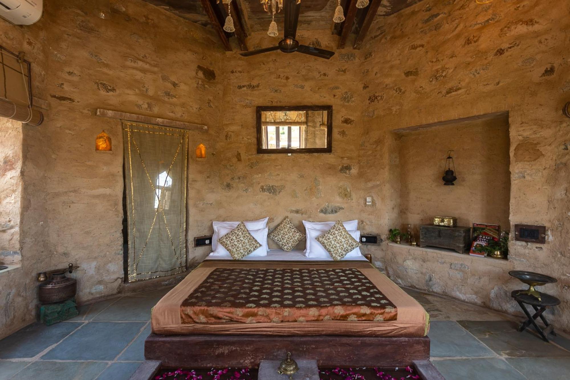 Manmatha A Luxury Retreat Bed & Breakfast Udaipur Bagian luar foto