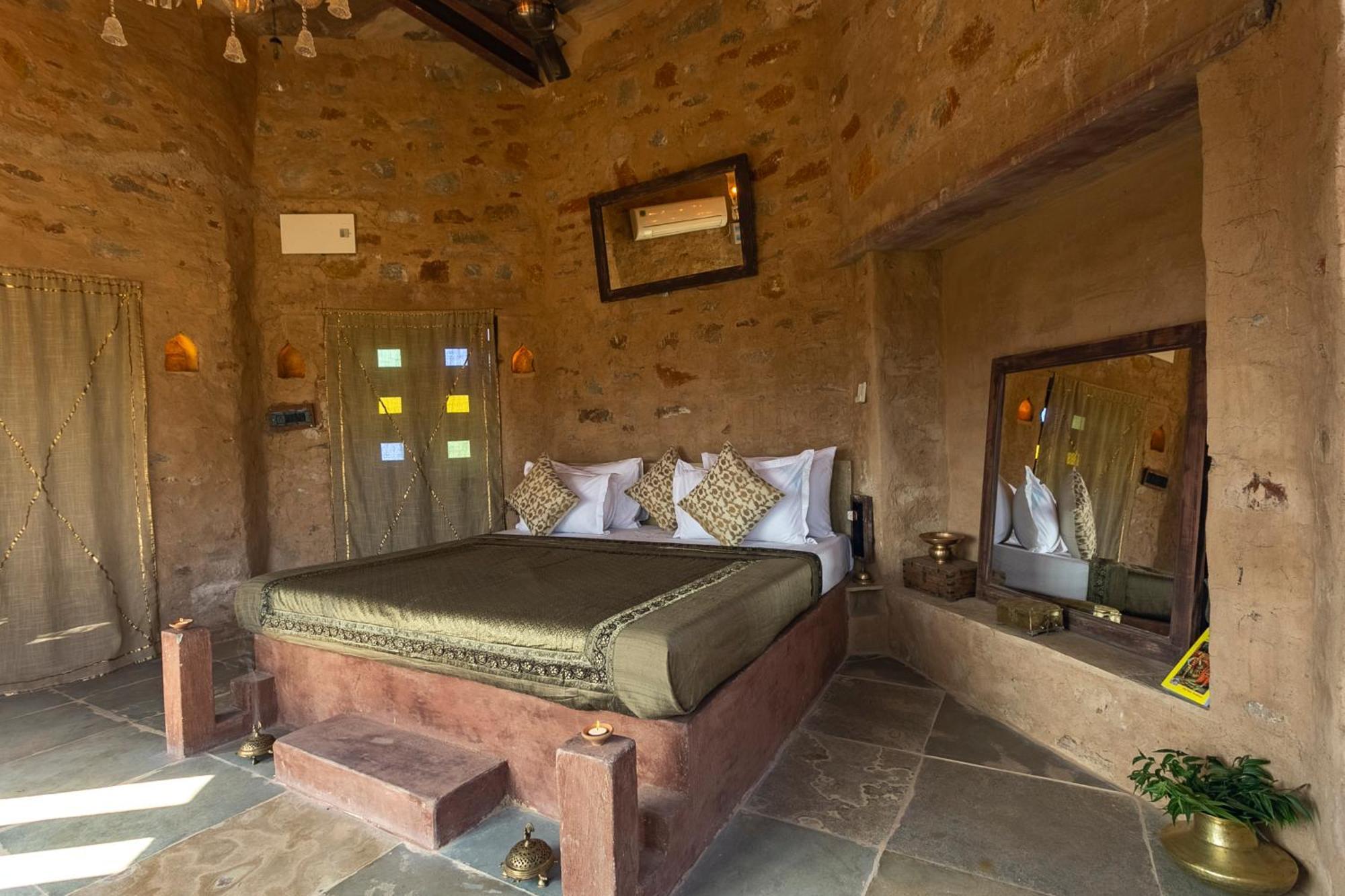 Manmatha A Luxury Retreat Bed & Breakfast Udaipur Bagian luar foto