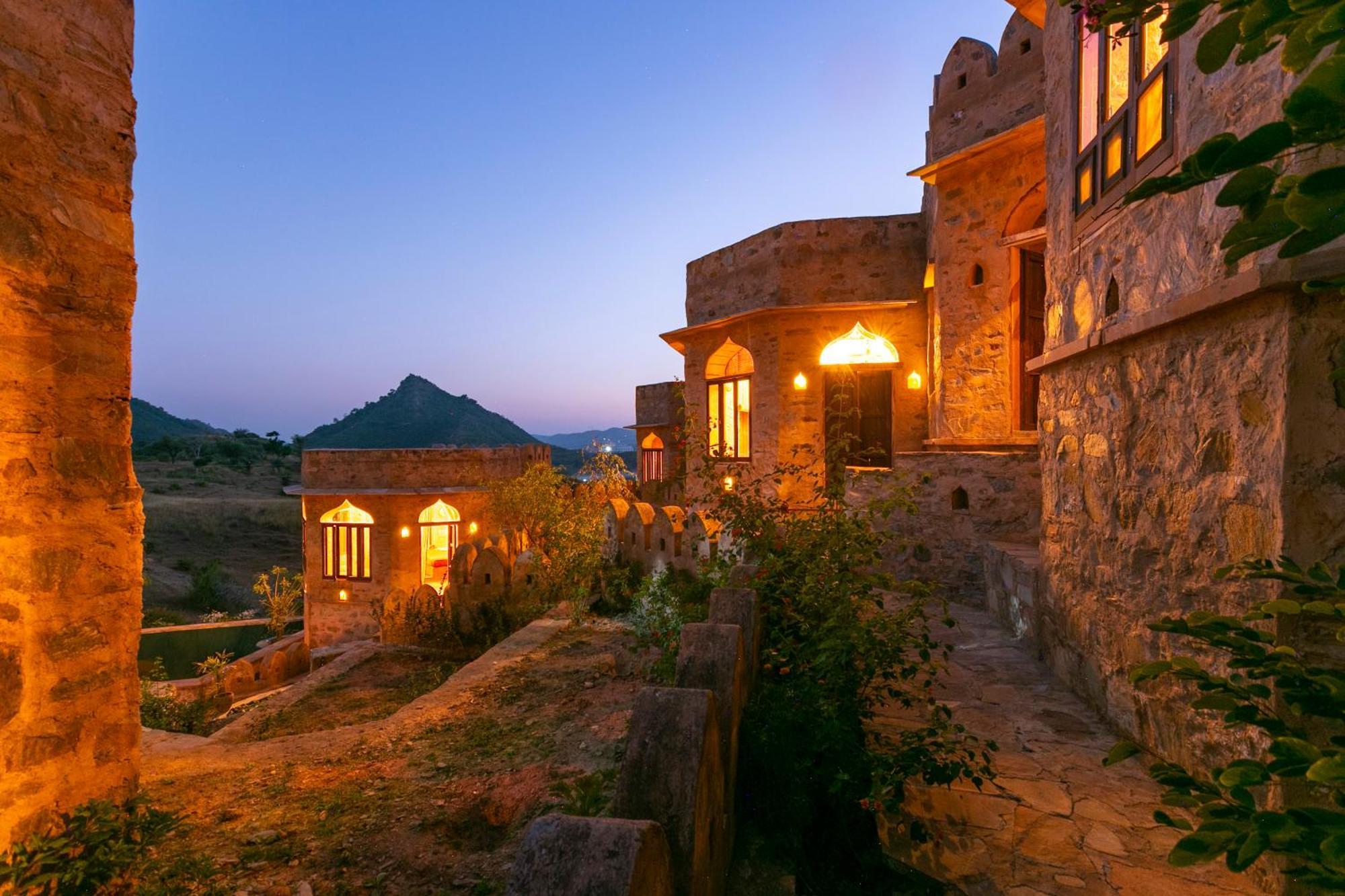 Manmatha A Luxury Retreat Bed & Breakfast Udaipur Bagian luar foto